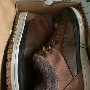 NWT Men’s shoes Weatherproof Brown Boots memory foam insole size 13